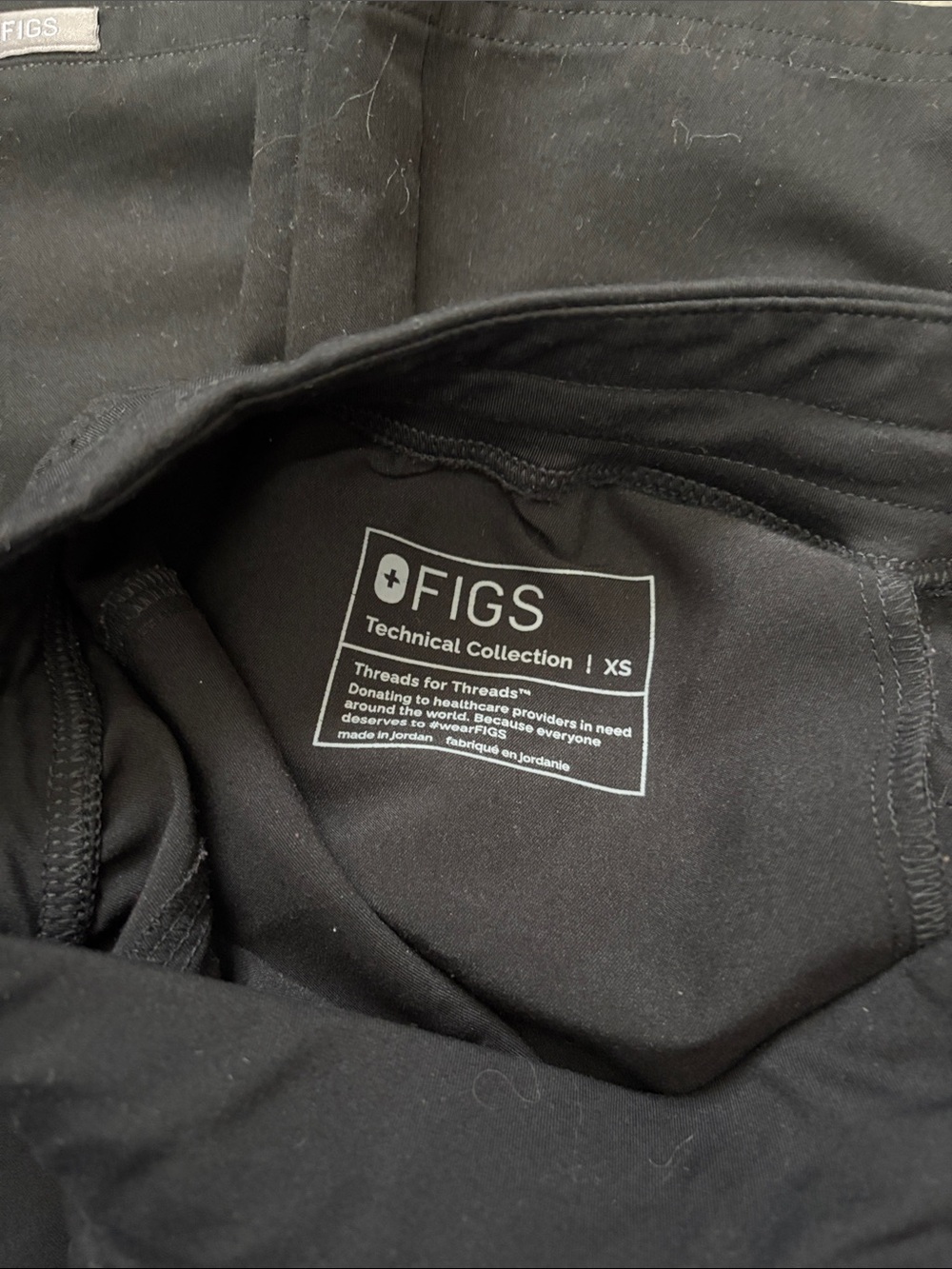 Figs Black Scrub Set - Picture 3 of 9